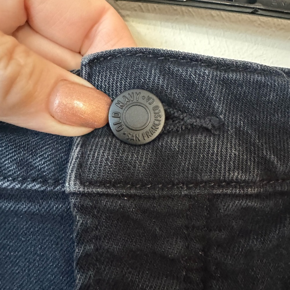 OLD NAVY BLACK DISTRESSED JEANS SECRET SLIMMING PANEL SIZE: 16 #5 - Picture 3 of 8